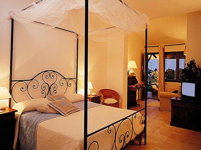 Hotels & Resorts Sardinien: Hotel Spartivento Chia – Urlaub Sardinien